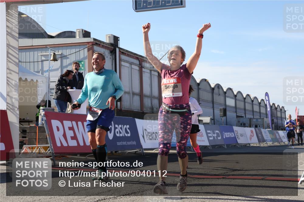 03.10.2025 - Köhlbrandbrückenlauf Luisa Fischer http://msf.ph/oto/9040112 03.10.2025 13:31:32 Ziel 5065, 5171, 5222, 5425, 5511, 5518, 5519, 5598, 6597 meine-sportfotos.de