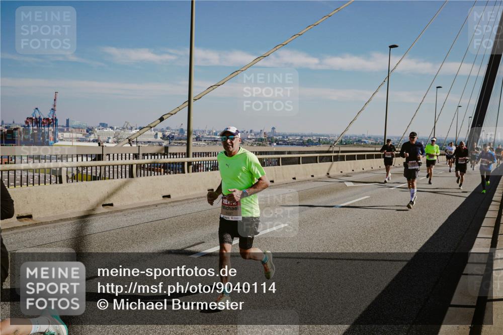 03.10.2025 - Köhlbrandbrückenlauf Michael Burmester http://msf.ph/oto/9040114 03.10.2025 12:20:56 Position 1  meine-sportfotos.de