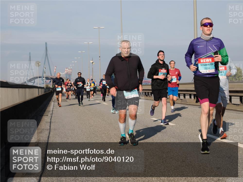 03.10.2025 - Köhlbrandbrückenlauf Fabian Wolf http://msf.ph/oto/9040120 03.10.2025 09:54:13 Position 3 1450, 2034, 8542 meine-sportfotos.de