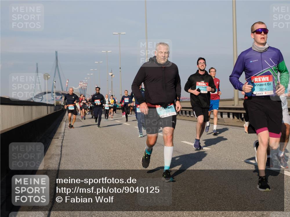 03.10.2025 - Köhlbrandbrückenlauf Fabian Wolf http://msf.ph/oto/9040125 03.10.2025 09:54:13 Position 3 1450, 3672, 2034 meine-sportfotos.de