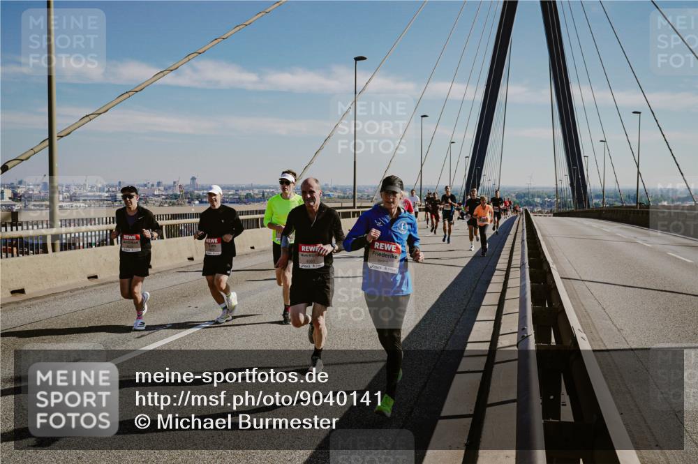 03.10.2025 - Köhlbrandbrückenlauf Michael Burmester http://msf.ph/oto/9040141 03.10.2025 12:20:59 Position 1 5669 meine-sportfotos.de