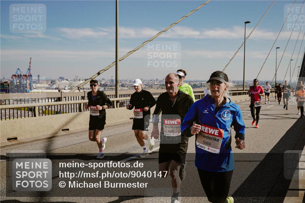 03.10.2025 - Köhlbrandbrückenlauf Michael Burmester http://msf.ph/oto/9040147 03.10.2025 12:21:00 Position 1 4080, 5669 meine-sportfotos.de