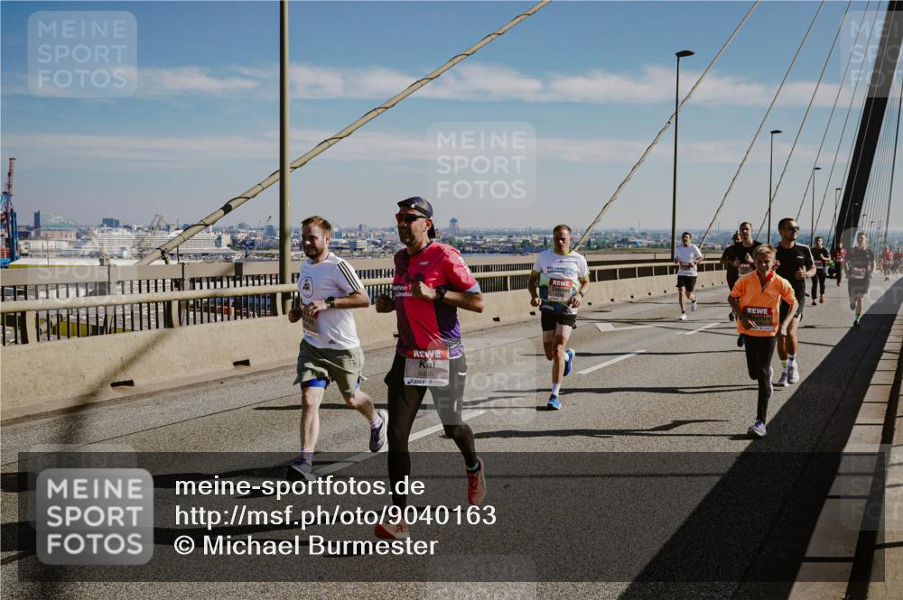 03.10.2025 - Köhlbrandbrückenlauf Michael Burmester http://msf.ph/oto/9040163 03.10.2025 12:21:02 Position 1 6408 meine-sportfotos.de