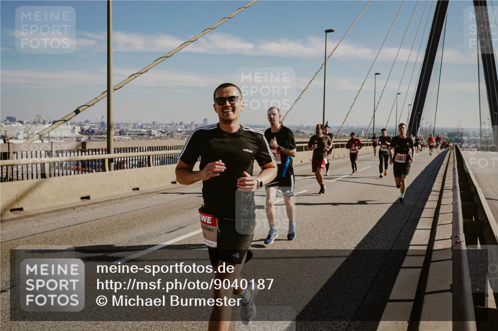 03.10.2025 - Köhlbrandbrückenlauf Michael Burmester http://msf.ph/oto/9040187 03.10.2025 12:21:05 Position 1  meine-sportfotos.de