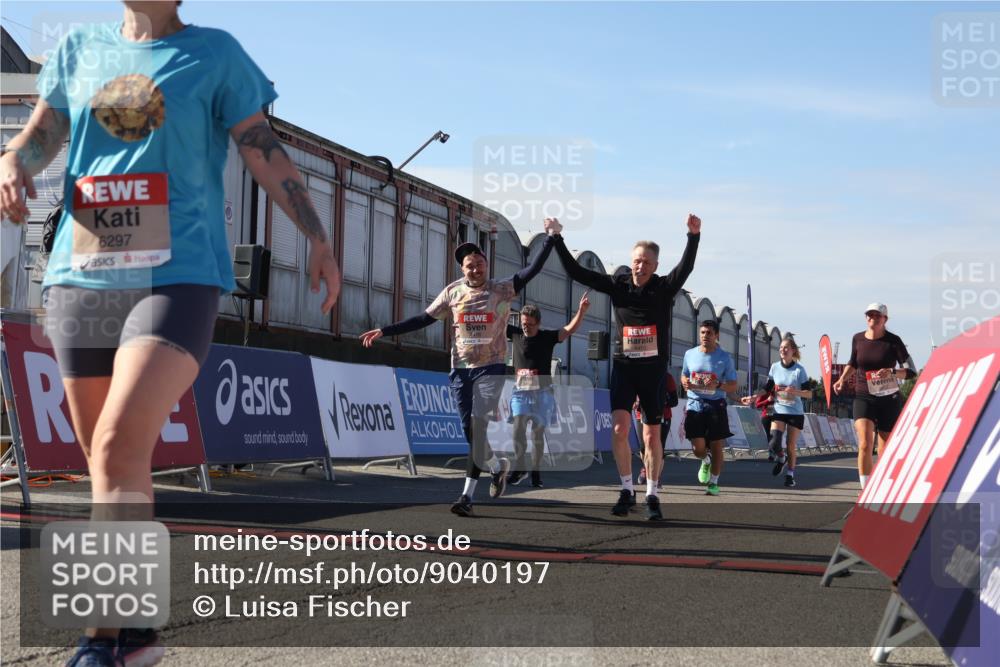 03.10.2025 - Köhlbrandbrückenlauf Luisa Fischer http://msf.ph/oto/9040197 03.10.2025 13:31:46 Ziel 4415, 4416, 4935, 5057, 5267, 5463, 5817, 6072, 6103, 6297, 6452, 6736 meine-sportfotos.de