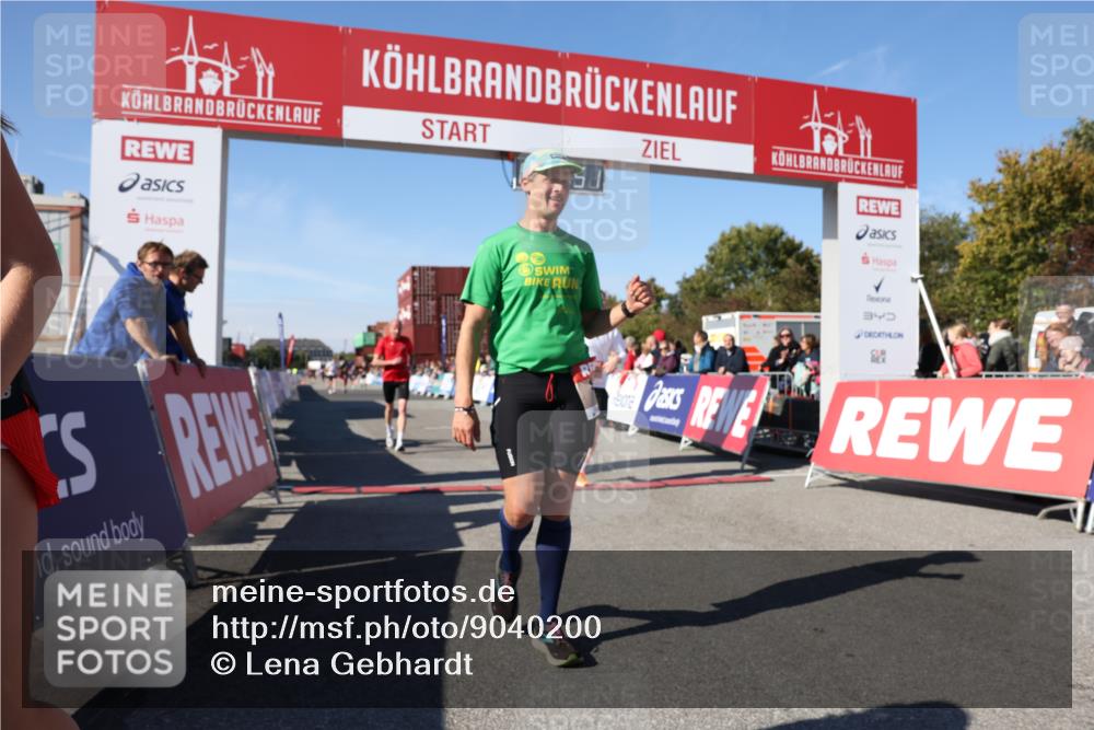 03.10.2025 - Köhlbrandbrückenlauf Lena Gebhardt http://msf.ph/oto/9040200 03.10.2025 12:56:52 Ziel 4115, 4491, 5962, 6016 meine-sportfotos.de