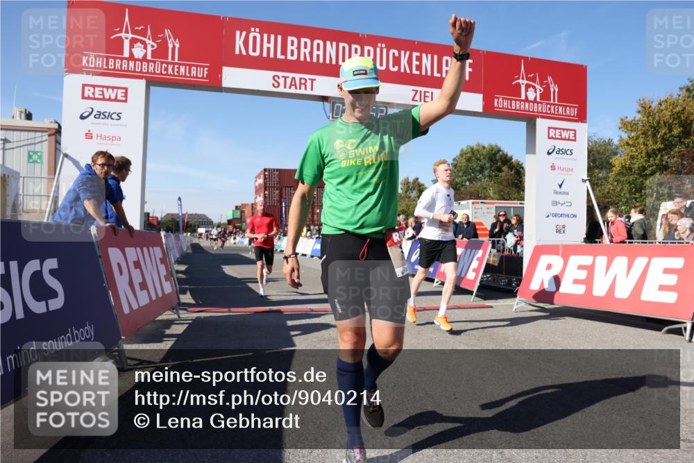 03.10.2025 - Köhlbrandbrückenlauf Lena Gebhardt http://msf.ph/oto/9040214 03.10.2025 12:56:52 Ziel 4115, 4491, 5962, 6016 meine-sportfotos.de