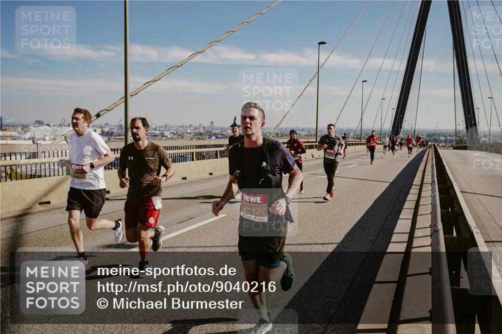 03.10.2025 - Köhlbrandbrückenlauf Michael Burmester http://msf.ph/oto/9040216 03.10.2025 12:21:07 Position 1 6762 meine-sportfotos.de