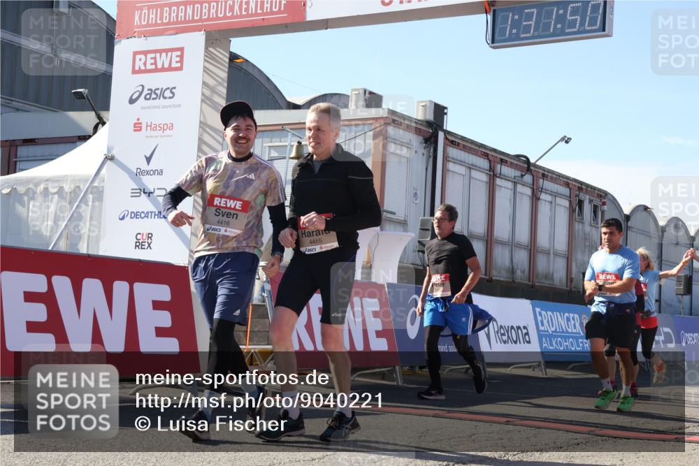 03.10.2025 - Köhlbrandbrückenlauf Luisa Fischer http://msf.ph/oto/9040221 03.10.2025 13:31:49 Ziel 4415, 4416, 4842, 4935, 5057, 5267, 5463, 5817, 6072, 6103, 6297, 6452, 6736 meine-sportfotos.de