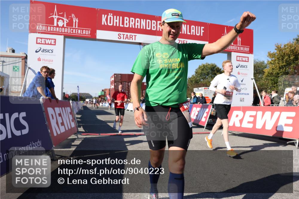 03.10.2025 - Köhlbrandbrückenlauf Lena Gebhardt http://msf.ph/oto/9040223 03.10.2025 12:56:52 Ziel 4115, 4491, 5962, 6016 meine-sportfotos.de