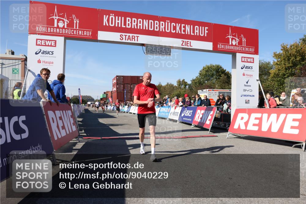 03.10.2025 - Köhlbrandbrückenlauf Lena Gebhardt http://msf.ph/oto/9040229 03.10.2025 12:56:54 Ziel 4068, 4086, 4115, 4491, 5962, 6016 meine-sportfotos.de