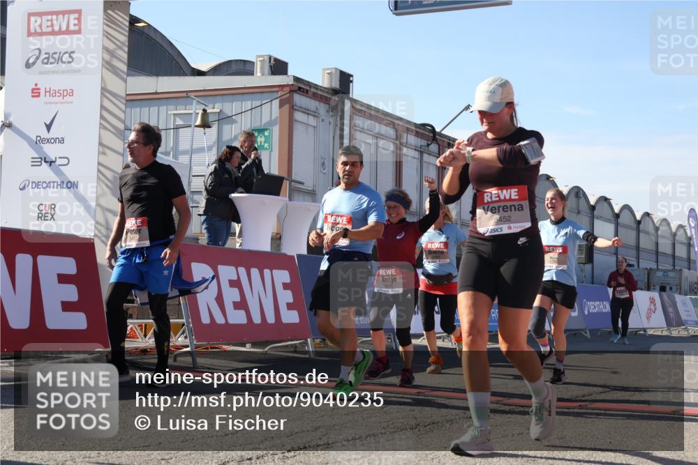 03.10.2025 - Köhlbrandbrückenlauf Luisa Fischer http://msf.ph/oto/9040235 03.10.2025 13:31:50 Ziel 4415, 4416, 4842, 4902, 4935, 5057, 5267, 5463, 5817, 6072, 6103, 6297, 6452, 6736 meine-sportfotos.de