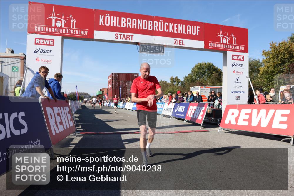 03.10.2025 - Köhlbrandbrückenlauf Lena Gebhardt http://msf.ph/oto/9040238 03.10.2025 12:56:54 Ziel 4068, 4086, 4115, 4491, 5962, 6016 meine-sportfotos.de