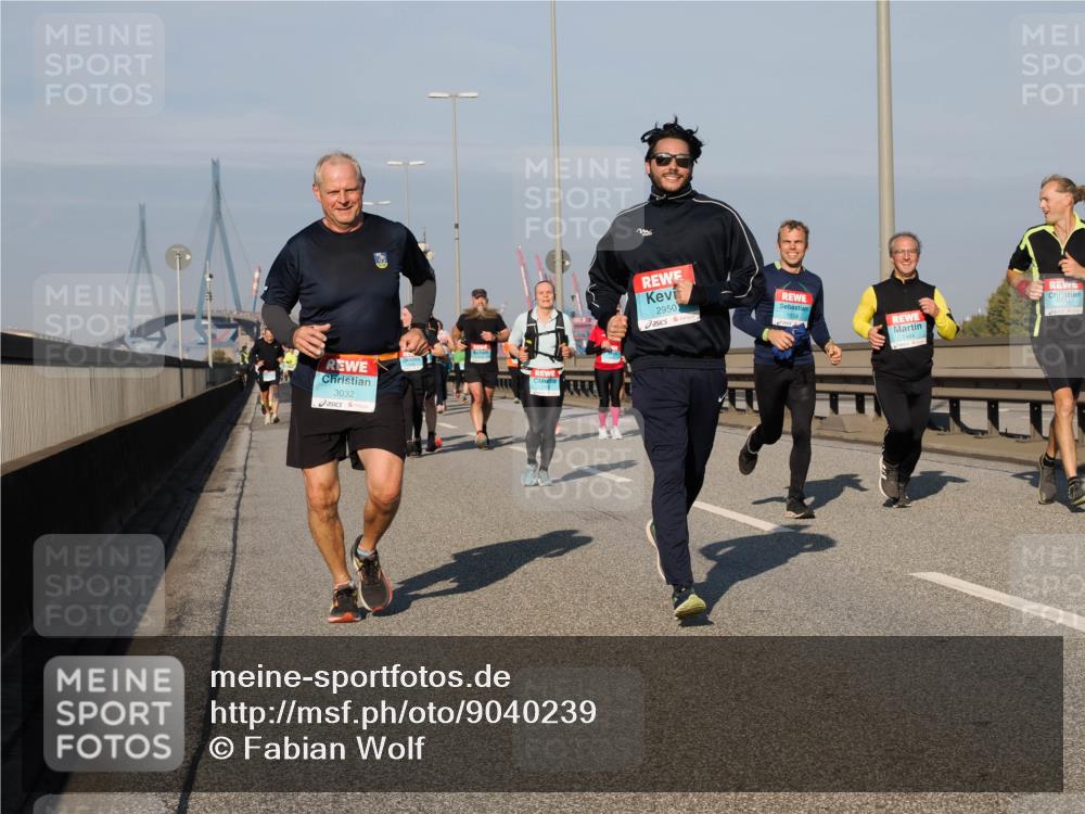 03.10.2025 - Köhlbrandbrückenlauf Fabian Wolf http://msf.ph/oto/9040239 03.10.2025 09:54:20 Position 3 3032, 2950, 1201 meine-sportfotos.de