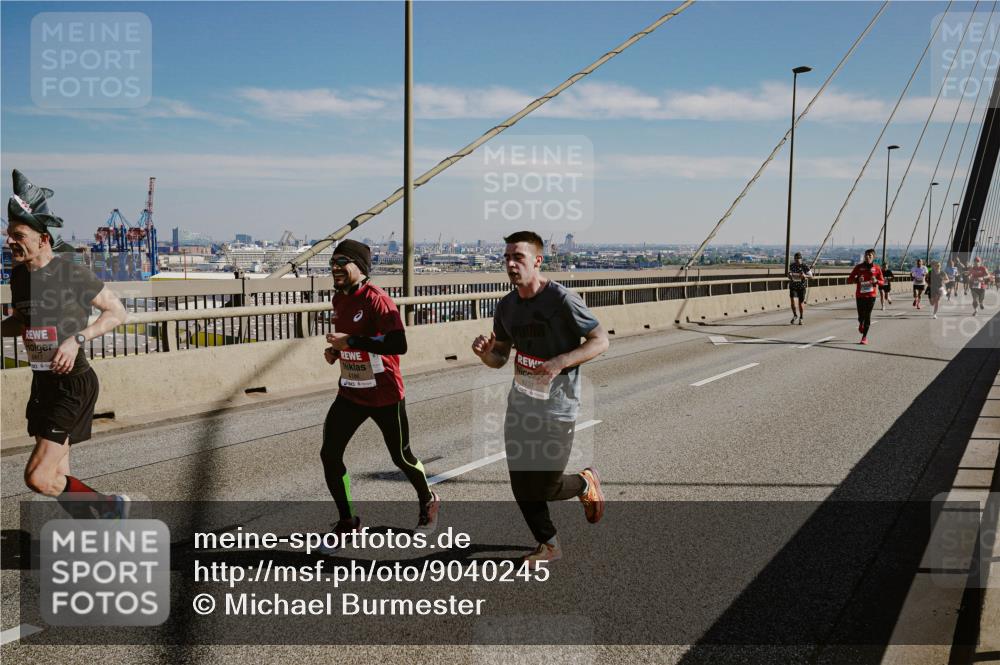 03.10.2025 - Köhlbrandbrückenlauf Michael Burmester http://msf.ph/oto/9040245 03.10.2025 12:21:09 Position 1 4186, 4231 meine-sportfotos.de