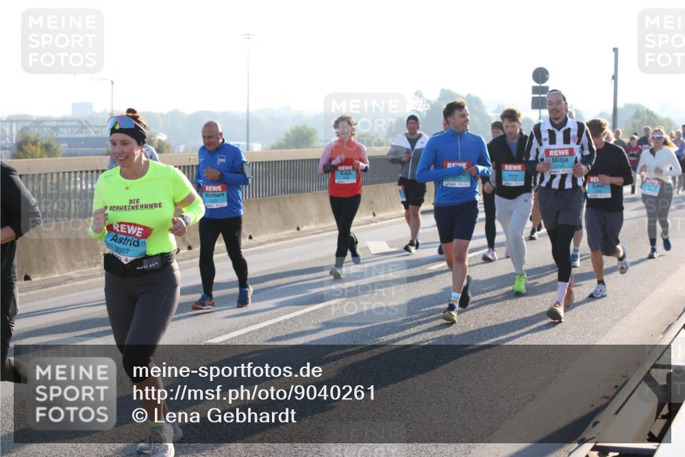 03.10.2025 - Köhlbrandbrückenlauf Lena Gebhardt http://msf.ph/oto/9040261 03.10.2025 09:25:04 Position 1 2907, 2770 meine-sportfotos.de