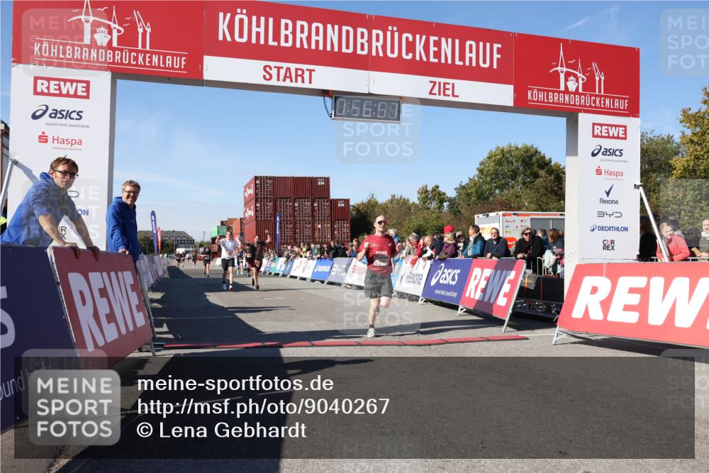 03.10.2025 - Köhlbrandbrückenlauf Lena Gebhardt http://msf.ph/oto/9040267 03.10.2025 12:56:57 Ziel 4068, 4086, 4115, 4491, 5846, 5962, 6016, 6417 meine-sportfotos.de