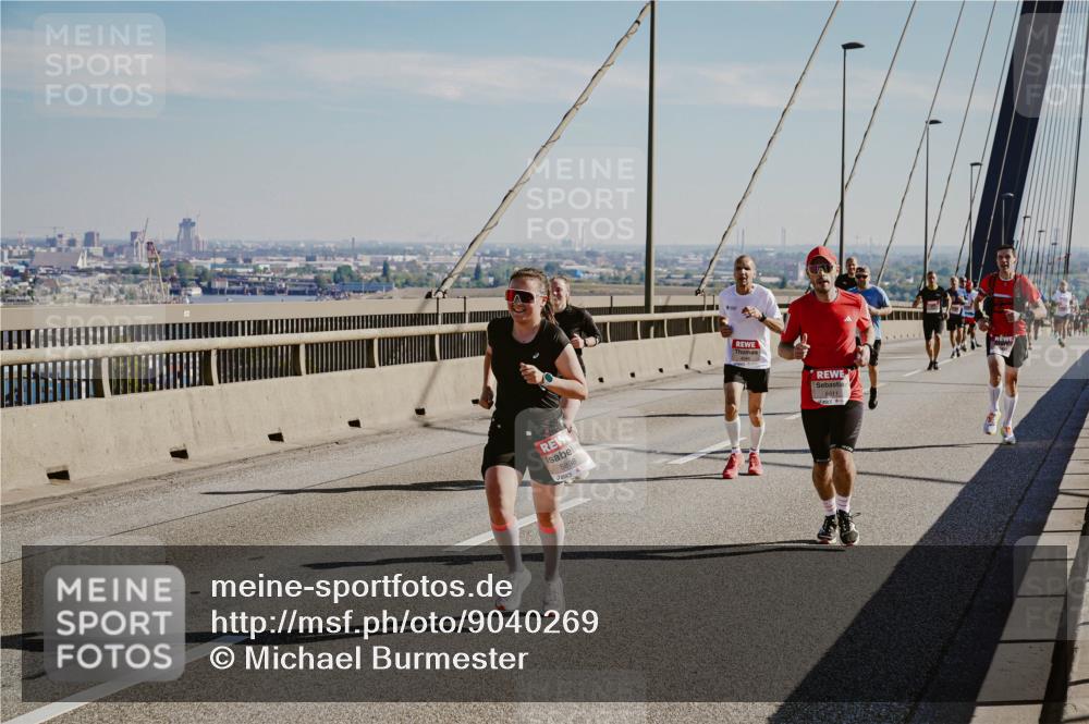 03.10.2025 - Köhlbrandbrückenlauf Michael Burmester http://msf.ph/oto/9040269 03.10.2025 12:21:15 Position 1 5898, 6611 meine-sportfotos.de