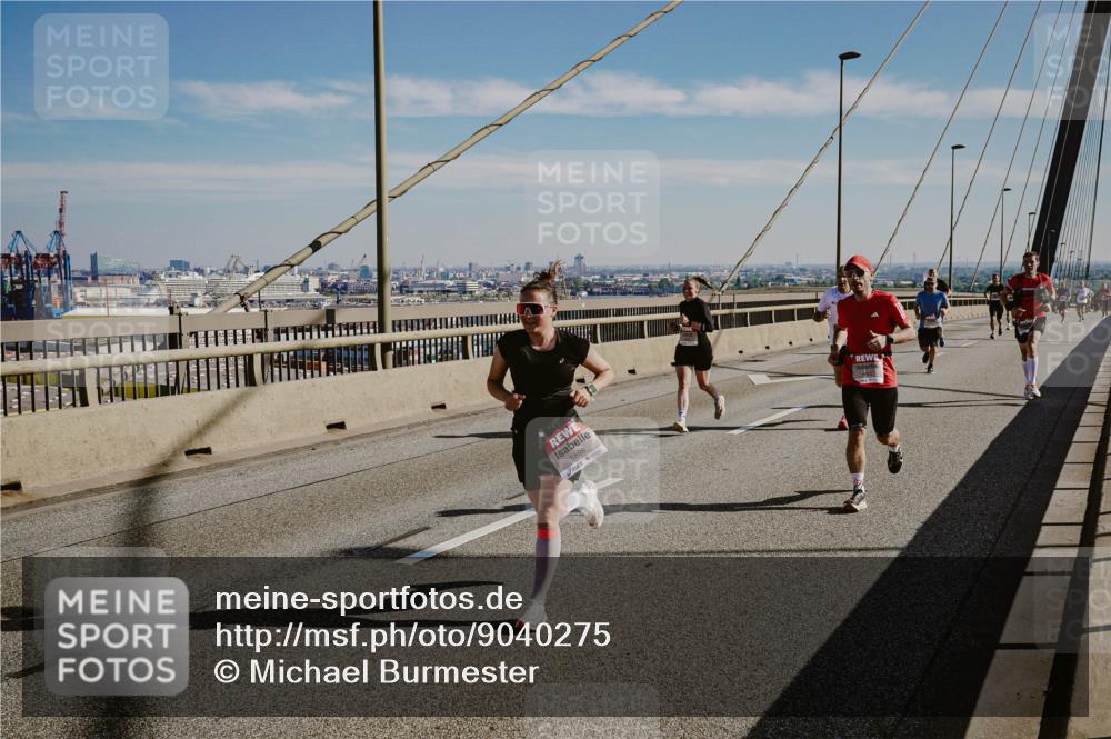 03.10.2025 - Köhlbrandbrückenlauf Michael Burmester http://msf.ph/oto/9040275 03.10.2025 12:21:16 Position 1 5898 meine-sportfotos.de