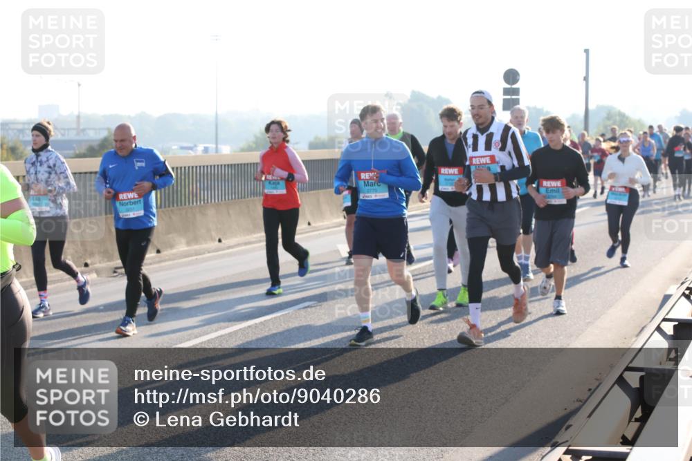 03.10.2025 - Köhlbrandbrückenlauf Lena Gebhardt http://msf.ph/oto/9040286 03.10.2025 09:25:04 Position 1 3231, 2770 meine-sportfotos.de