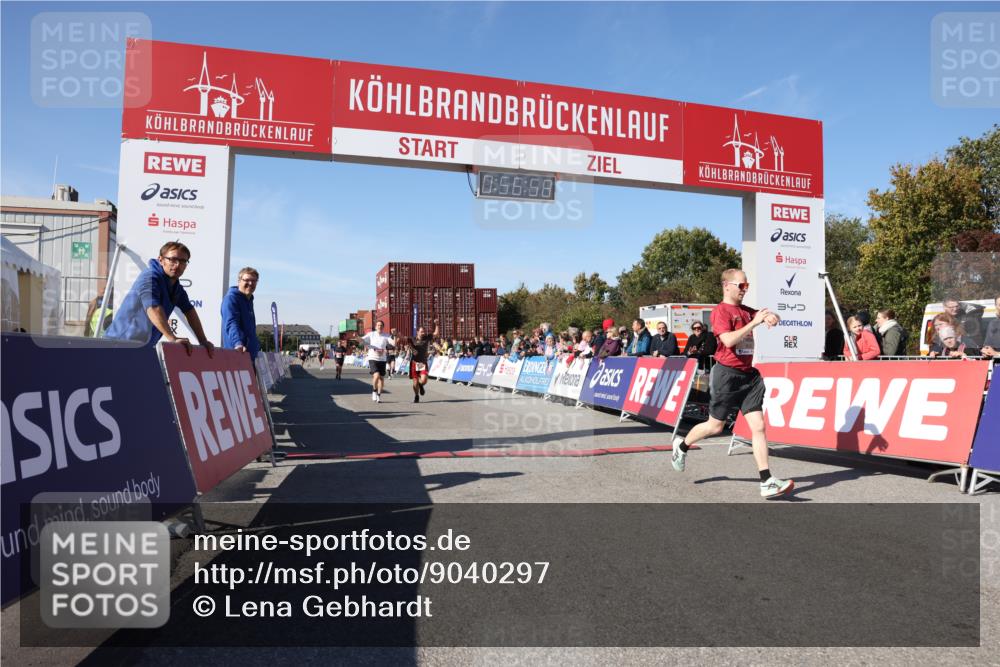 03.10.2025 - Köhlbrandbrückenlauf Lena Gebhardt http://msf.ph/oto/9040297 03.10.2025 12:56:58 Ziel 4042, 4068, 4086, 4115, 4491, 5846, 5962, 6016, 6417 meine-sportfotos.de