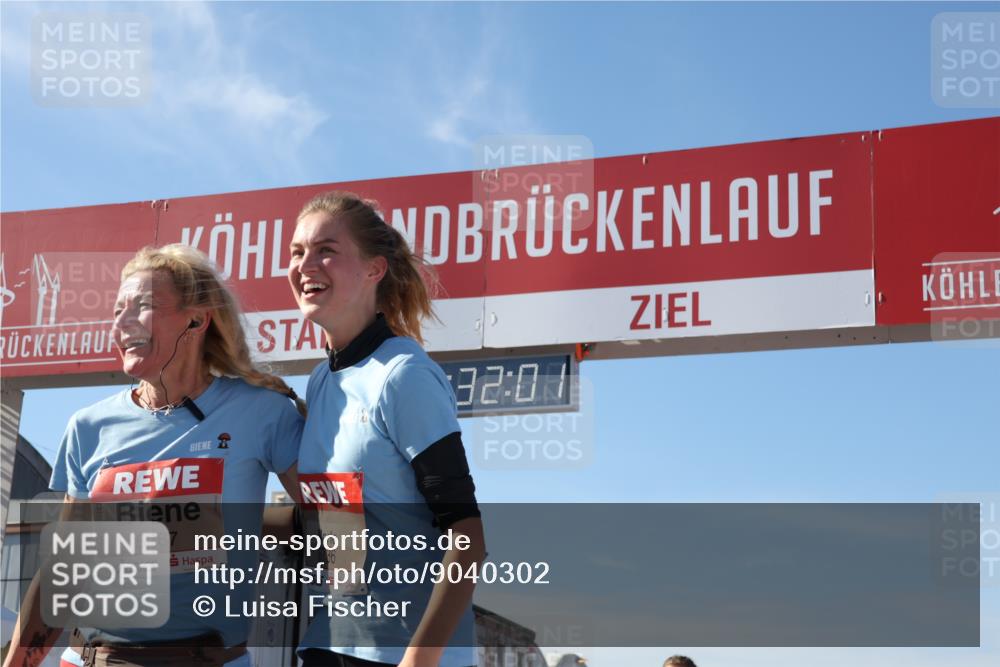 03.10.2025 - Köhlbrandbrückenlauf Luisa Fischer http://msf.ph/oto/9040302 03.10.2025 13:32:00 Ziel 4842, 4902, 4935, 5246, 5247, 5248, 5267, 5463, 5817, 6076, 6126, 6460, 6736 meine-sportfotos.de
