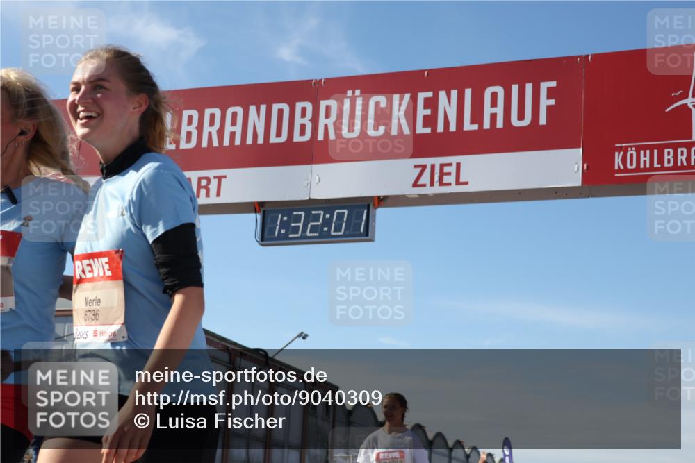 03.10.2025 - Köhlbrandbrückenlauf Luisa Fischer http://msf.ph/oto/9040309 03.10.2025 13:32:00 Ziel 4842, 4902, 4935, 5246, 5247, 5248, 5267, 5463, 5817, 6076, 6126, 6460, 6736 meine-sportfotos.de