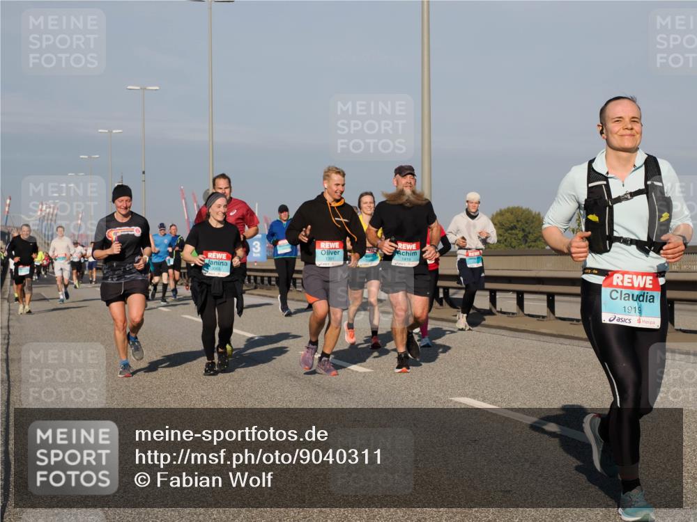 03.10.2025 - Köhlbrandbrückenlauf Fabian Wolf http://msf.ph/oto/9040311 03.10.2025 09:54:24 Position 3 1391, 1419, 1919 meine-sportfotos.de