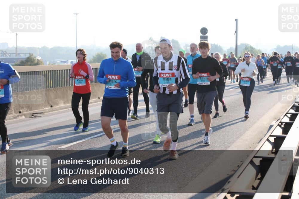 03.10.2025 - Köhlbrandbrückenlauf Lena Gebhardt http://msf.ph/oto/9040313 03.10.2025 09:25:05 Position 1 1480, 2770, 2765, 2768, 2217 meine-sportfotos.de