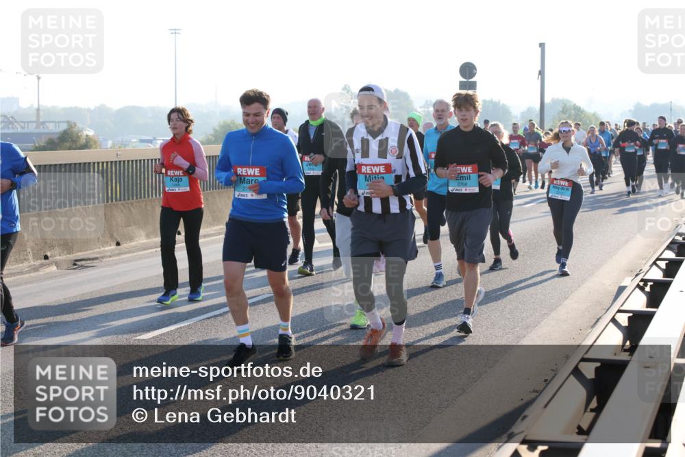 03.10.2025 - Köhlbrandbrückenlauf Lena Gebhardt http://msf.ph/oto/9040321 03.10.2025 09:25:05 Position 1 1480, 2768, 2217 meine-sportfotos.de