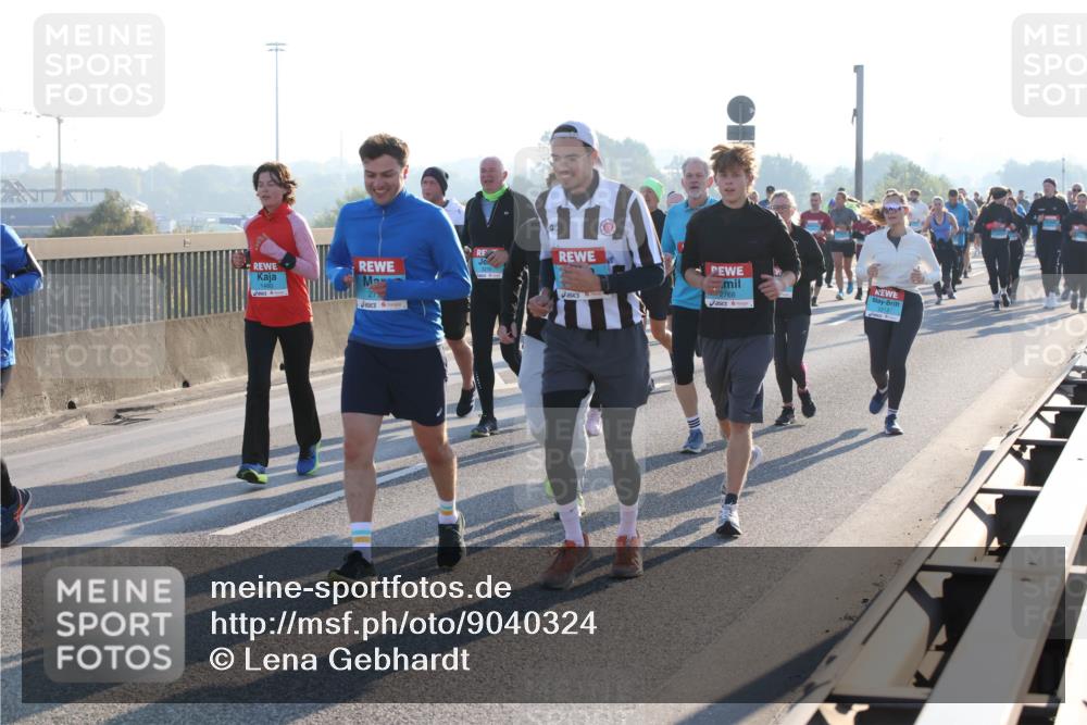03.10.2025 - Köhlbrandbrückenlauf Lena Gebhardt http://msf.ph/oto/9040324 03.10.2025 09:25:05 Position 1 2768, 2217 meine-sportfotos.de