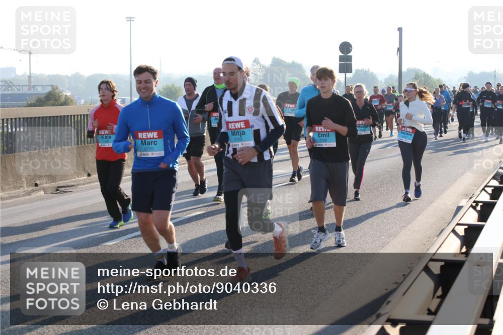 03.10.2025 - Köhlbrandbrückenlauf Lena Gebhardt http://msf.ph/oto/9040336 03.10.2025 09:25:05 Position 1 2, 1480, 2770, 2765, 2768, 2218, 2217 meine-sportfotos.de