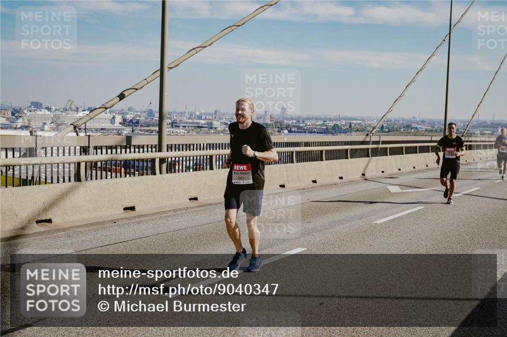 03.10.2025 - Köhlbrandbrückenlauf Michael Burmester http://msf.ph/oto/9040347 03.10.2025 12:21:21 Position 1 5961 meine-sportfotos.de
