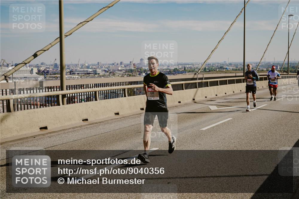 03.10.2025 - Köhlbrandbrückenlauf Michael Burmester http://msf.ph/oto/9040356 03.10.2025 12:21:24 Position 1  meine-sportfotos.de