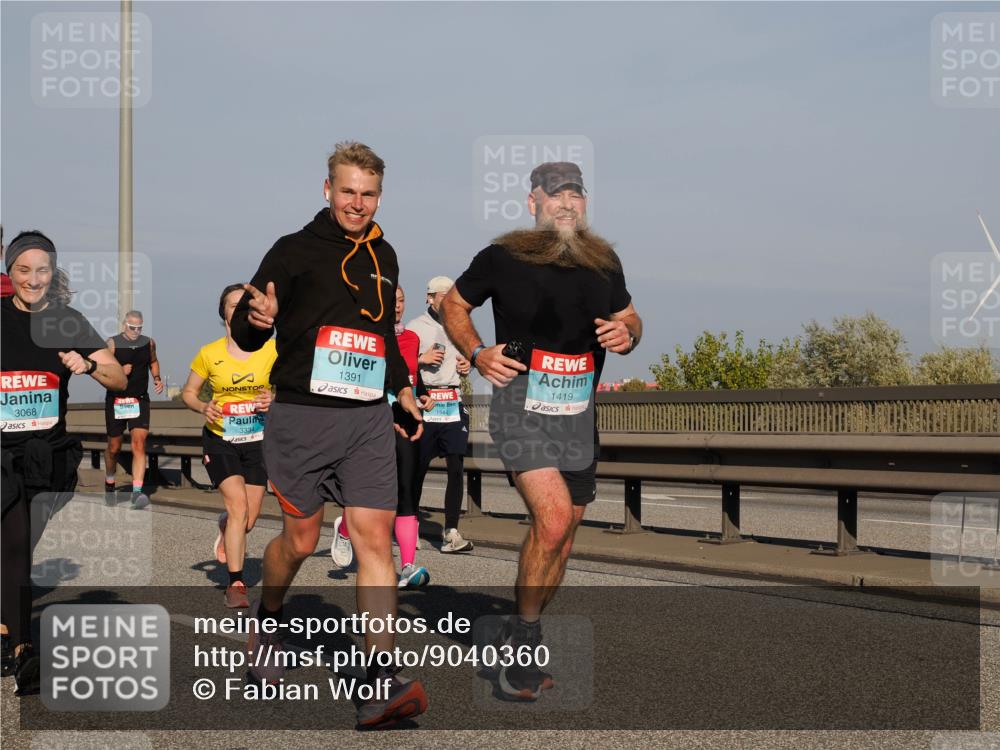 03.10.2025 - Köhlbrandbrückenlauf Fabian Wolf http://msf.ph/oto/9040360 03.10.2025 09:54:26 Position 3 3068, 3334, 1391, 1544, 1419 meine-sportfotos.de