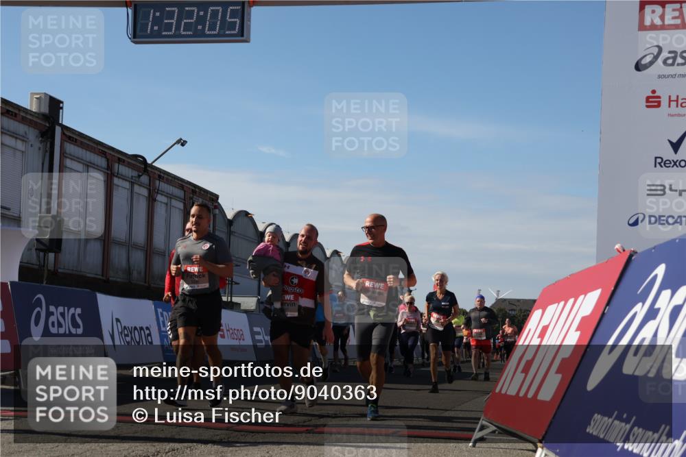 03.10.2025 - Köhlbrandbrückenlauf Luisa Fischer http://msf.ph/oto/9040363 03.10.2025 13:32:04 Ziel 4443, 4842, 4902, 5155, 5238, 5246, 5247, 5248, 5921, 5922, 6076, 6126, 6146, 6460 meine-sportfotos.de