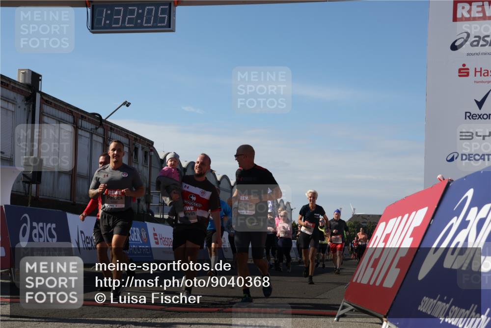 03.10.2025 - Köhlbrandbrückenlauf Luisa Fischer http://msf.ph/oto/9040368 03.10.2025 13:32:04 Ziel 4443, 4842, 4902, 5155, 5238, 5246, 5247, 5248, 5921, 5922, 6076, 6126, 6146, 6460 meine-sportfotos.de