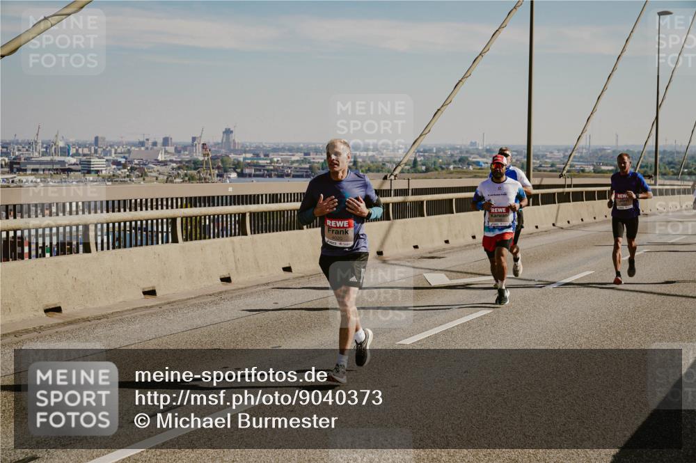 03.10.2025 - Köhlbrandbrückenlauf Michael Burmester http://msf.ph/oto/9040373 03.10.2025 12:21:26 Position 1 4020, 2 meine-sportfotos.de