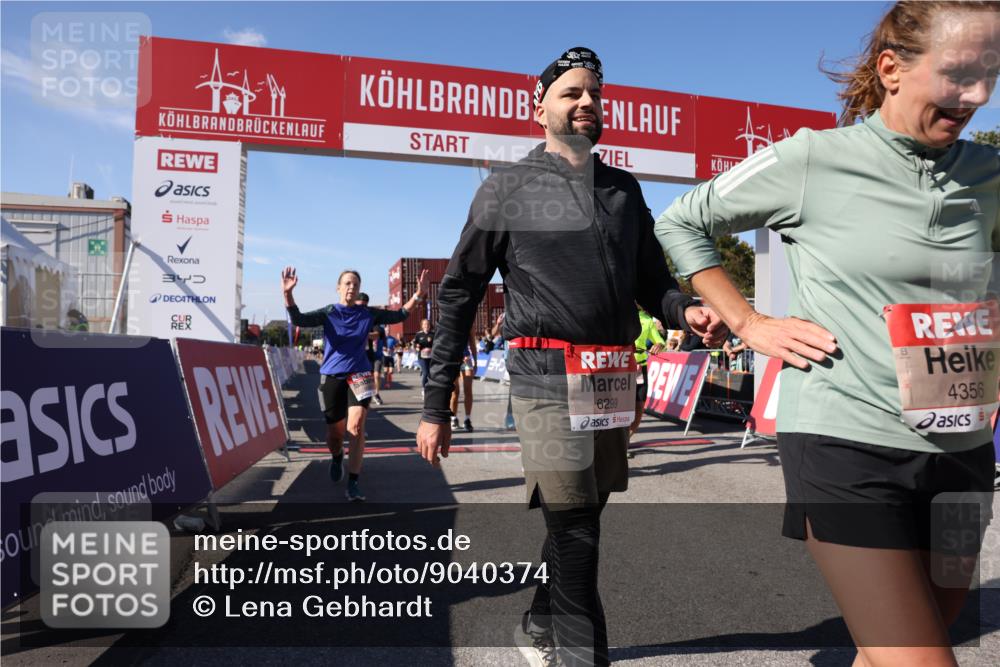 03.10.2025 - Köhlbrandbrückenlauf Lena Gebhardt http://msf.ph/oto/9040374 03.10.2025 13:16:49 Ziel 4168, 4330, 4356, 4431, 4551, 4605, 4813, 5028, 5053, 5099, 5166, 5302, 5385, 5386, 5453, 5467, 6286, 6299, 6340, 6343, 6620, 6658, 6697, 6746, 6785 meine-sportfotos.de