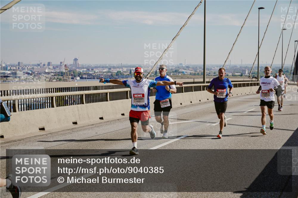 03.10.2025 - Köhlbrandbrückenlauf Michael Burmester http://msf.ph/oto/9040385 03.10.2025 12:21:27 Position 1 6325 meine-sportfotos.de