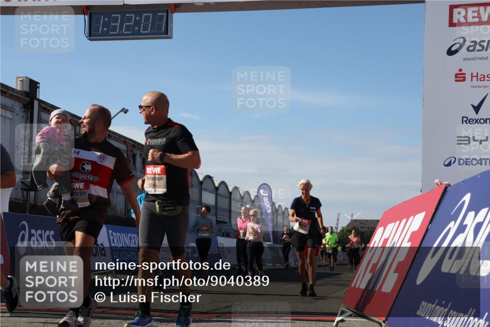 03.10.2025 - Köhlbrandbrückenlauf Luisa Fischer http://msf.ph/oto/9040389 03.10.2025 13:32:05 Ziel 4443, 4842, 4902, 5155, 5238, 5246, 5247, 5248, 5921, 5922, 5923, 6076, 6126, 6146, 6460 meine-sportfotos.de
