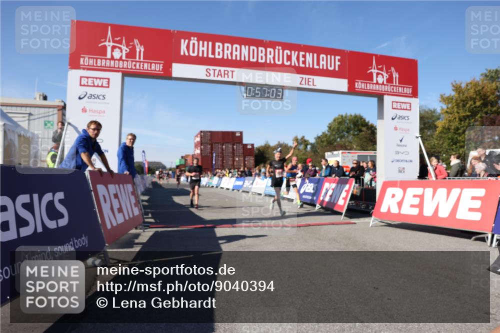 03.10.2025 - Köhlbrandbrückenlauf Lena Gebhardt http://msf.ph/oto/9040394 03.10.2025 12:57:03 Ziel 4042, 4068, 4080, 4086, 5846, 5898, 6016, 6417 meine-sportfotos.de