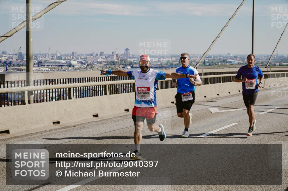 03.10.2025 - Köhlbrandbrückenlauf Michael Burmester http://msf.ph/oto/9040397 03.10.2025 12:21:28 Position 1 6325, 6142 meine-sportfotos.de