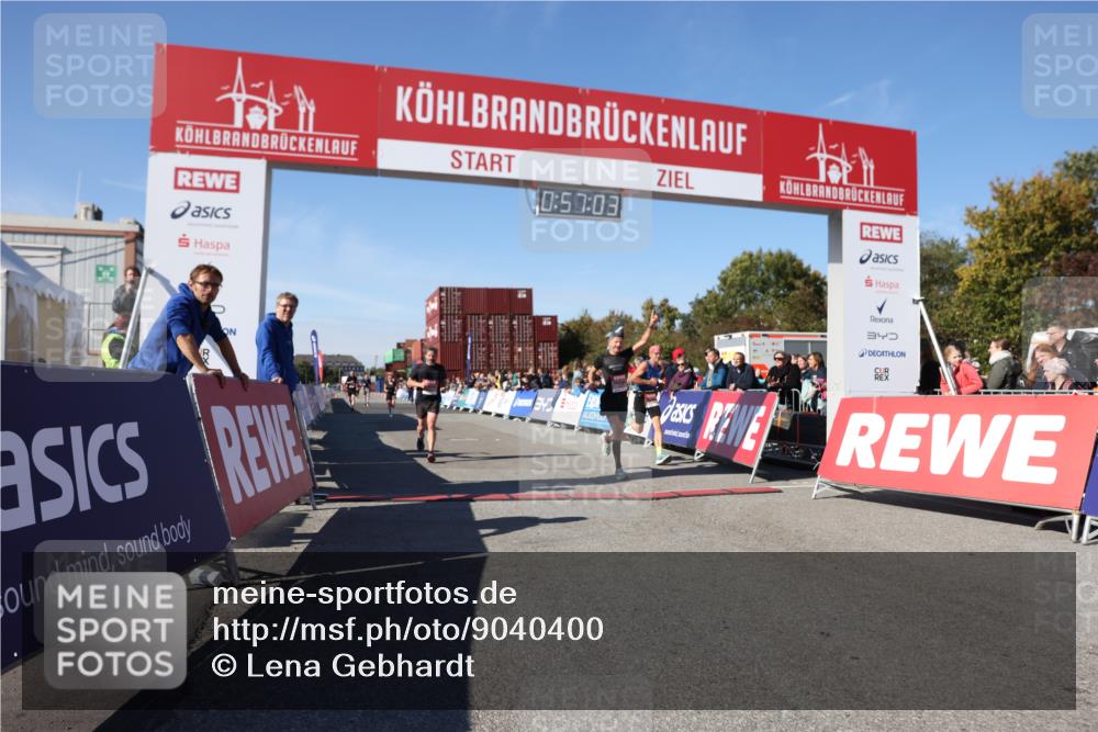 03.10.2025 - Köhlbrandbrückenlauf Lena Gebhardt http://msf.ph/oto/9040400 03.10.2025 12:57:03 Ziel 4042, 4068, 4080, 4086, 5846, 5898, 6016, 6417 meine-sportfotos.de