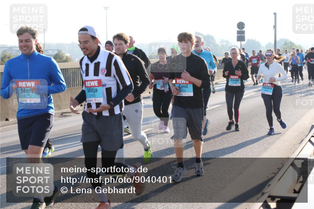 03.10.2025 - Köhlbrandbrückenlauf Lena Gebhardt http://msf.ph/oto/9040401 03.10.2025 09:25:06 Position 1 2770, 2765, 2768, 2218, 2217 meine-sportfotos.de