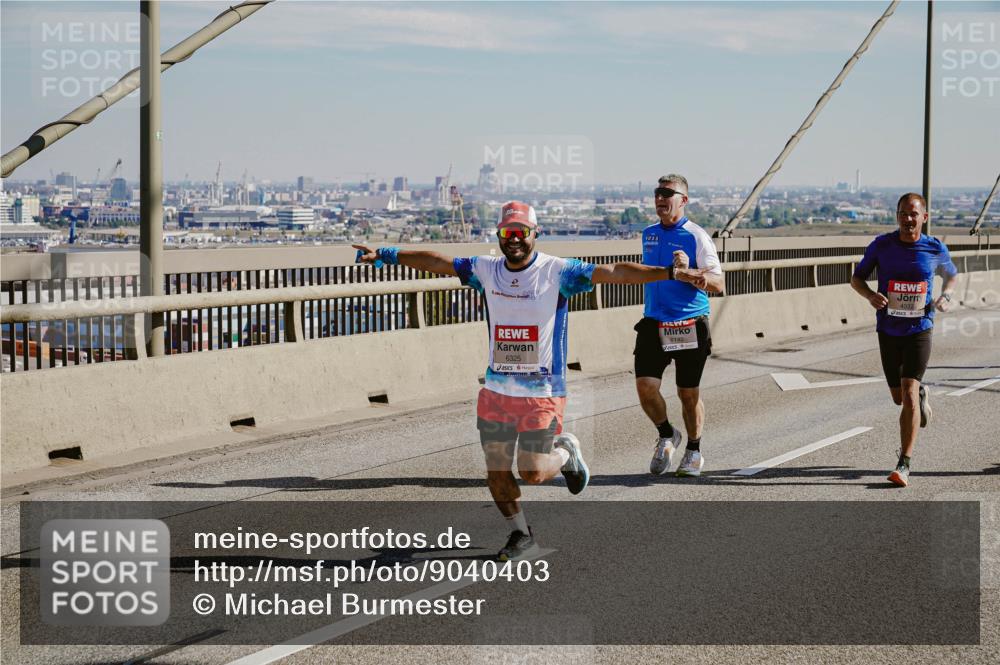 03.10.2025 - Köhlbrandbrückenlauf Michael Burmester http://msf.ph/oto/9040403 03.10.2025 12:21:28 Position 1 6325, 6142 meine-sportfotos.de