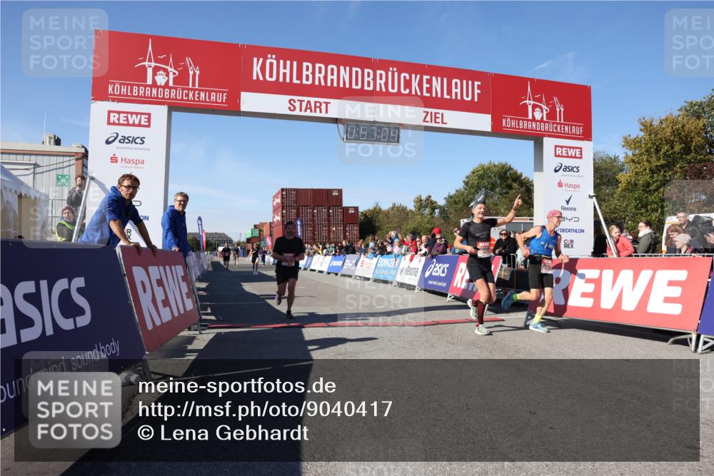 03.10.2025 - Köhlbrandbrückenlauf Lena Gebhardt http://msf.ph/oto/9040417 03.10.2025 12:57:04 Ziel 4042, 4068, 4080, 4086, 5846, 5898, 6016, 6417 meine-sportfotos.de