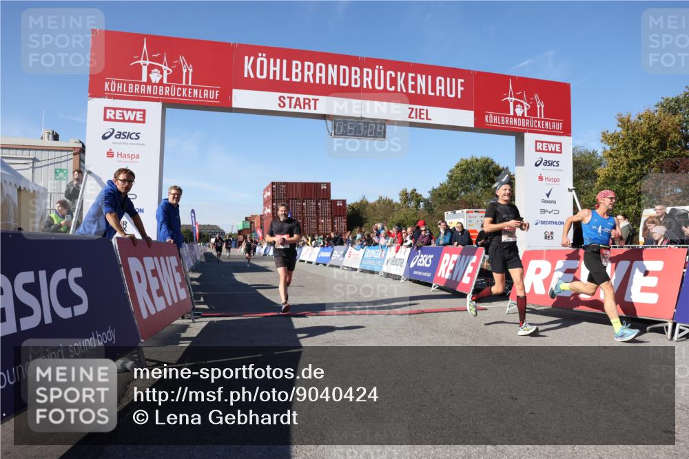 03.10.2025 - Köhlbrandbrückenlauf Lena Gebhardt http://msf.ph/oto/9040424 03.10.2025 12:57:04 Ziel 4042, 4068, 4080, 4086, 5846, 5898, 6016, 6417 meine-sportfotos.de