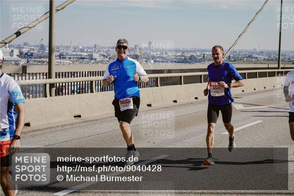 03.10.2025 - Köhlbrandbrückenlauf Michael Burmester http://msf.ph/oto/9040428 03.10.2025 12:21:29 Position 1 6142, 4032 meine-sportfotos.de