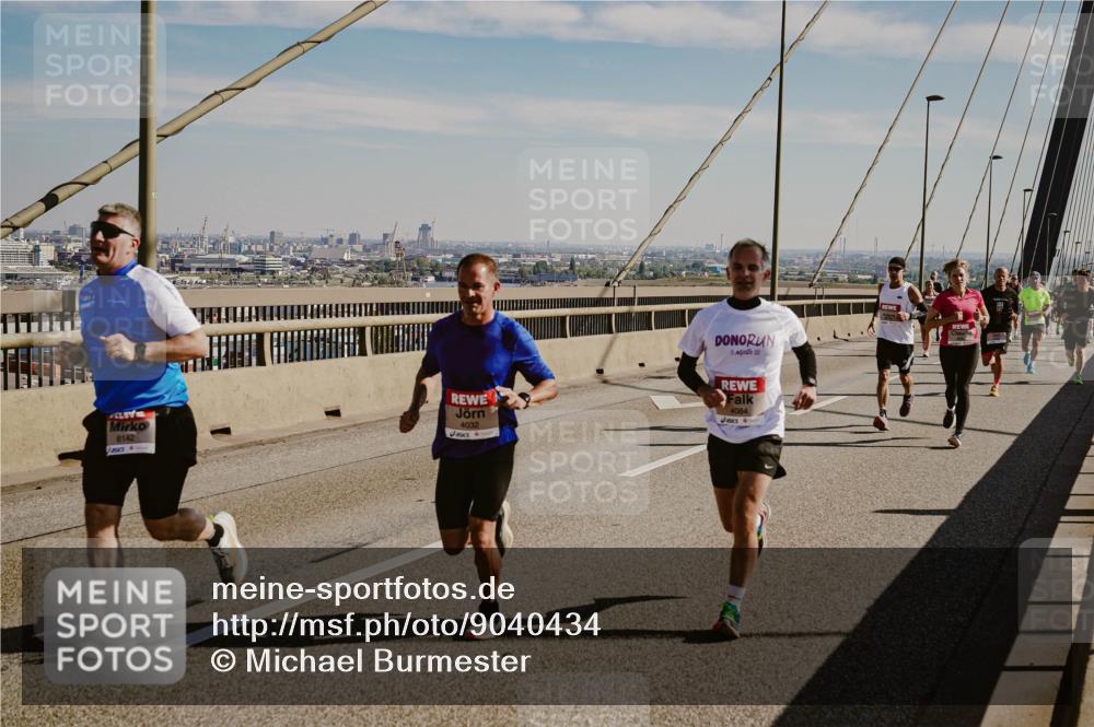 03.10.2025 - Köhlbrandbrückenlauf Michael Burmester http://msf.ph/oto/9040434 03.10.2025 12:21:30 Position 1 5, 2, 6142, 4032, 4084 meine-sportfotos.de